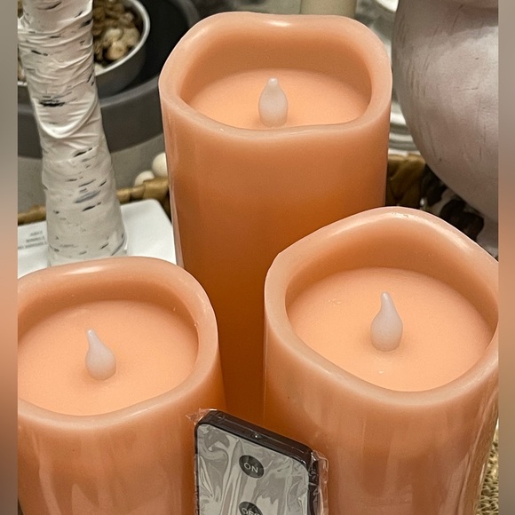 HOME REFLECTIONS Set of 3 Flameless Candles With Remote Control In Coral - Picture 4 of 11
